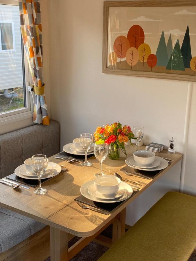 Juani Apartment Пул Екстериор снимка